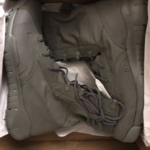 Sfb men’s boots in color grey size 13